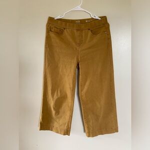 Ana pale yellow capri flared pants
